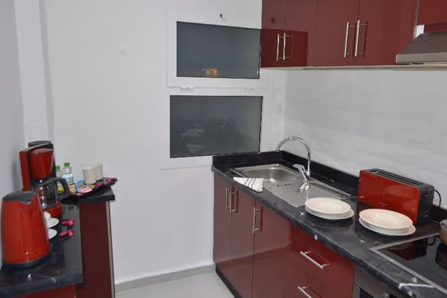 SUITE WITH KITCHENETTE