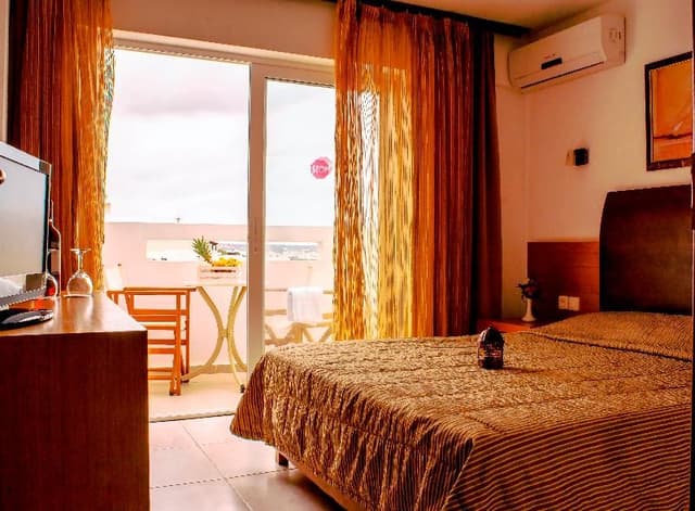 JUNIOR SUITE SIDE SEA VIEW