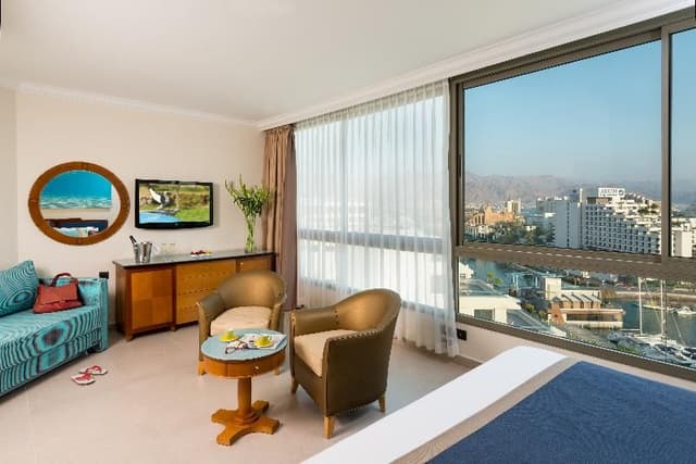 FAMILY ROOM DELUXE