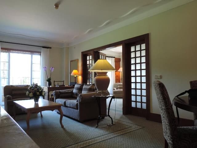 SUITE EXECUTIVE