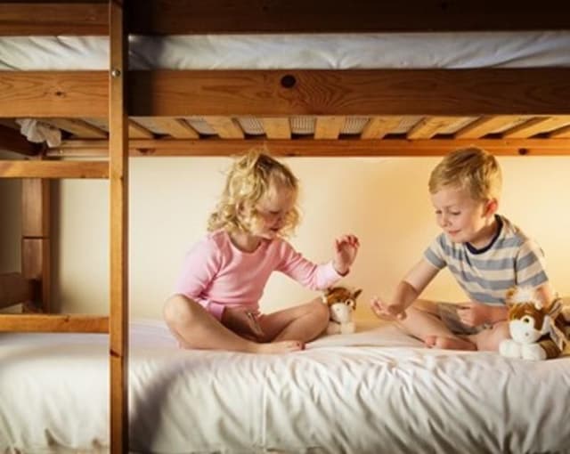 TWIN BUNK BED