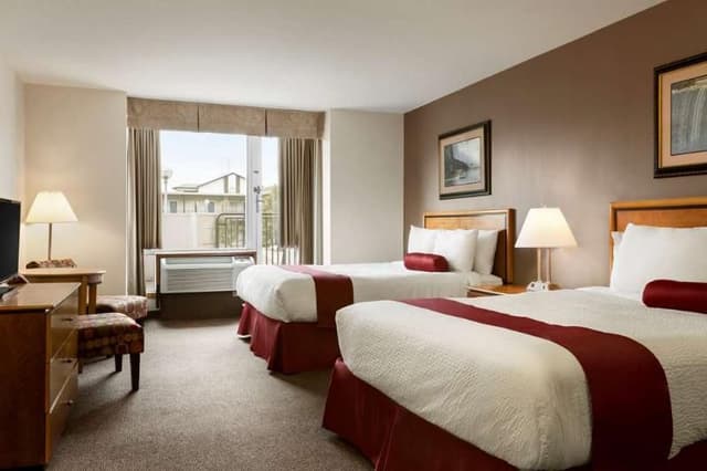Room CLASSIC TWO QUEEN BEDS