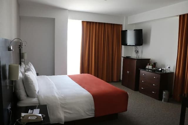 DOUBLE TWO DOUBLE BEDS