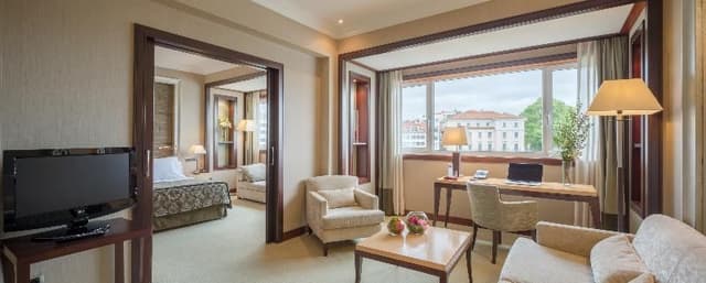 JUNIOR SUITE WITH VIEWS