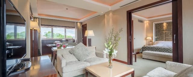 SUITE WITH VIEWS