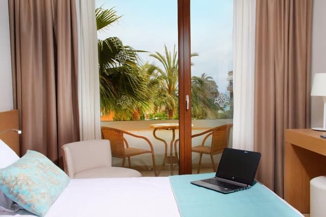 Double or Twin SUPERIOR PARTIAL OCEAN VIEW