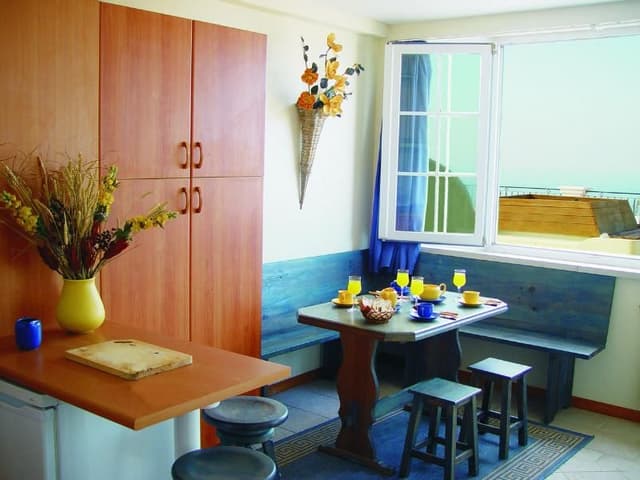 APARTMENT CAPACITY 6 TWO BEDROOMS