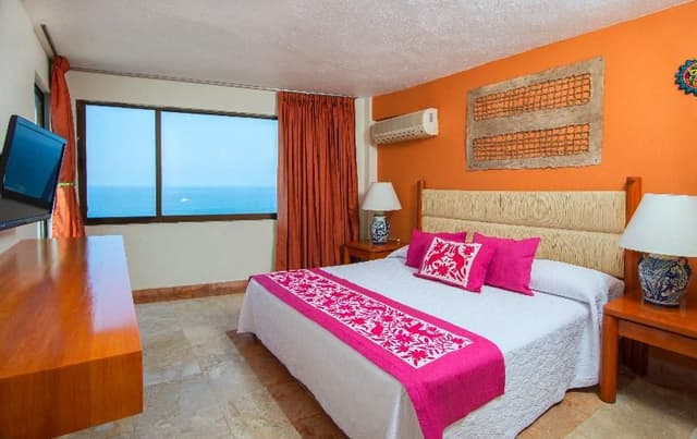 JUNIOR SUITE WITH JACUZZI