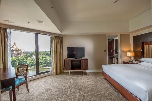 SUITE KING SIZE BED