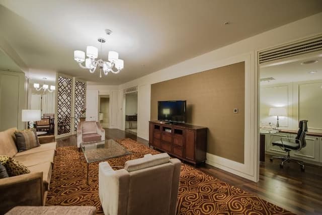 SUITE KING SIZE BED