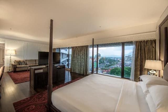 SUITE KING SIZE BED