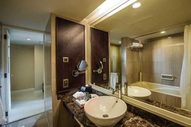 SUITE KING SIZE BED