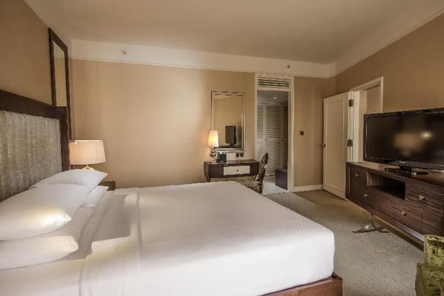 SUITE KING SIZE BED
