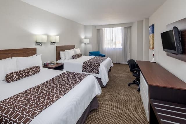 DOUBLE DELUXE TWO DOUBLE BEDS