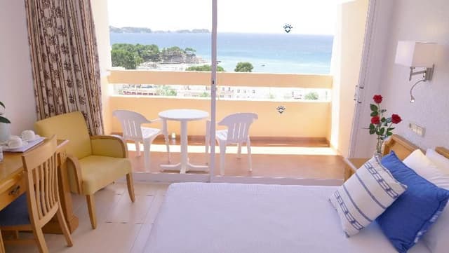 TRIPLE SEA VIEW