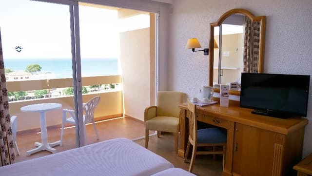 TRIPLE SEA VIEW