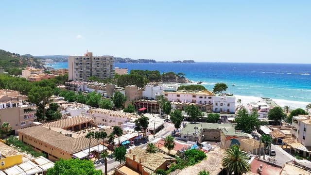 TRIPLE SEA VIEW