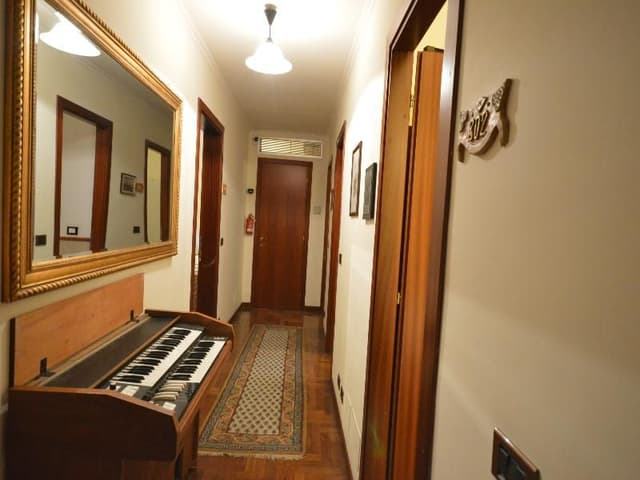 TRIPLE WITH SHARED BATHROOM