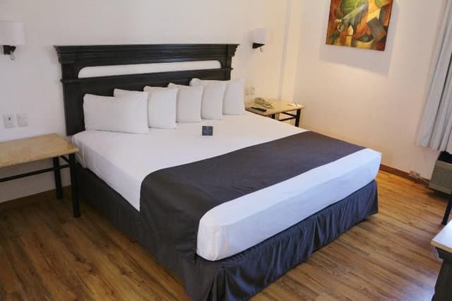 DOUBLE KING SIZE BED