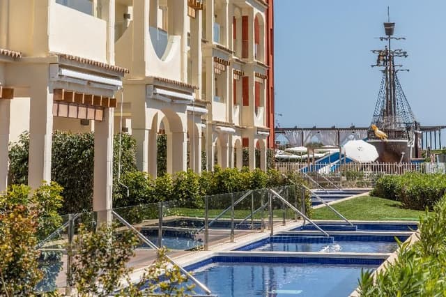 APARTMENT POOL VIEW