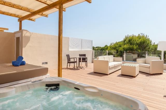 APARTMENT WITH TERRACE
