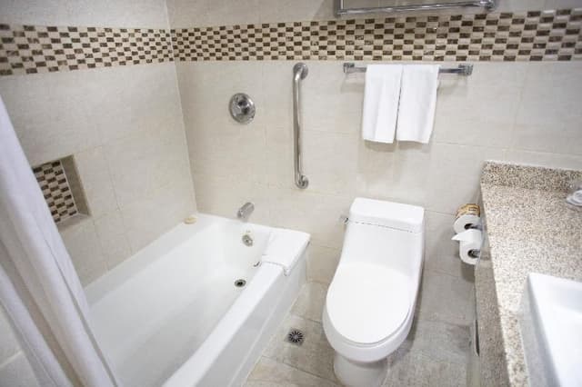 DOUBLE WITH KITCHENETTE