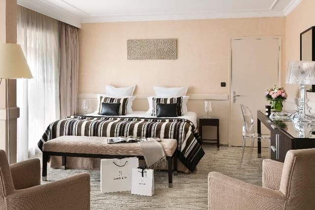 SUITE DELUXE WITH TERRACE