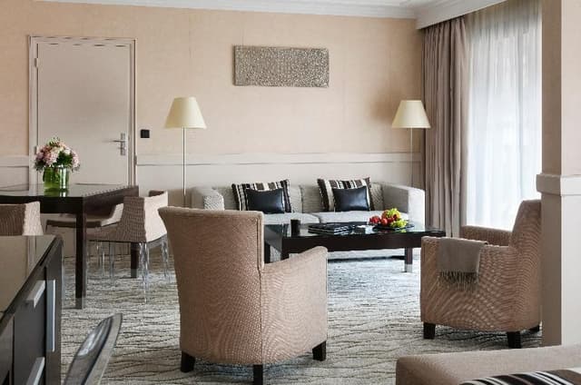 SUITE DELUXE WITH TERRACE