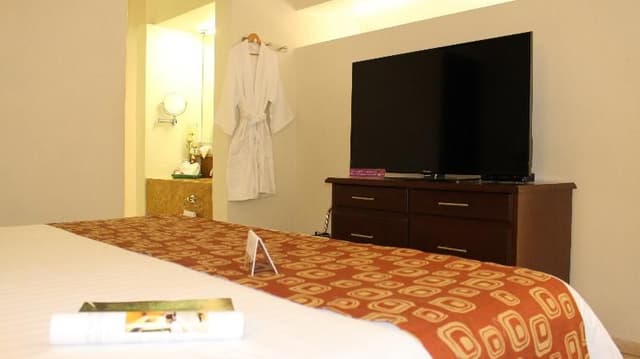 JUNIOR SUITE KING SIZE BED