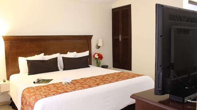 JUNIOR SUITE KING SIZE BED