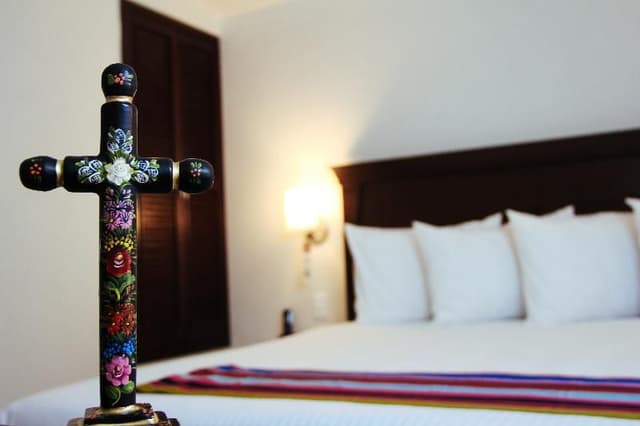 JUNIOR SUITE KING SIZE BED