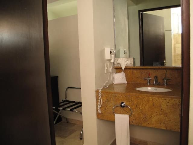 JUNIOR SUITE KING SIZE BED