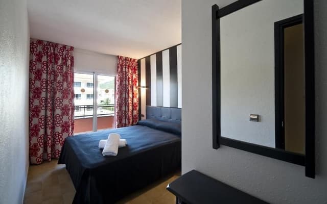 APARTMENT CAPACITY 4 ONE BEDROOM