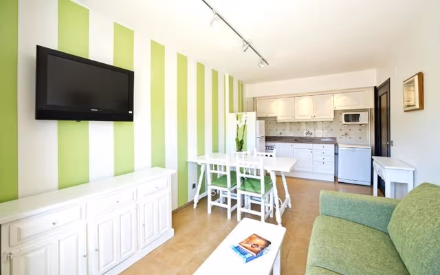 APARTMENT CAPACITY 6 TWO BEDROOMS
