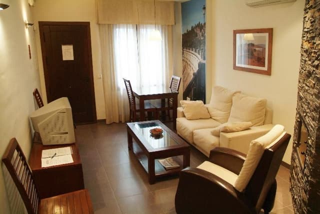 APARTMENT CAPACITY 3