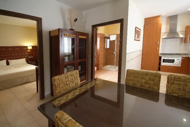 APARTMENT CAPACITY 8
