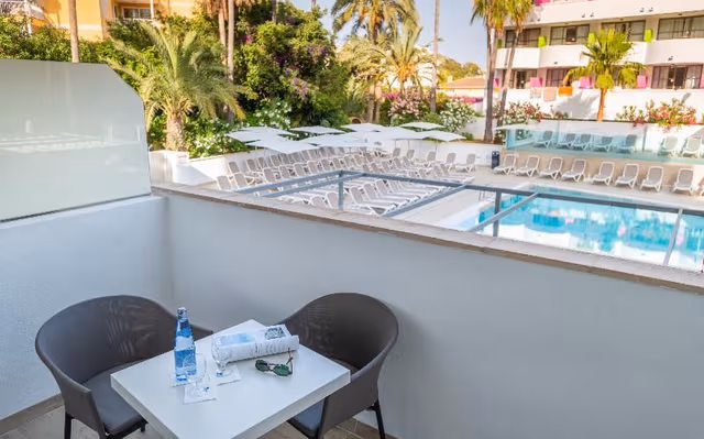 Double or Twin POOL VIEW