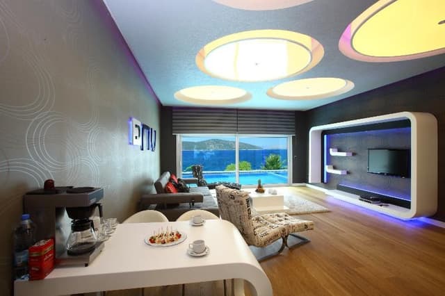 SUITE WITH PRIVATE POOL