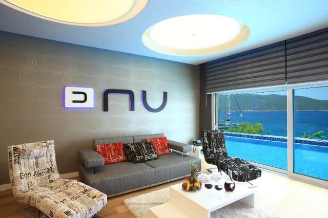 SUITE WITH PRIVATE POOL
