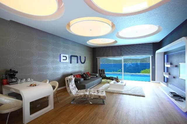 SUITE WITH PRIVATE POOL