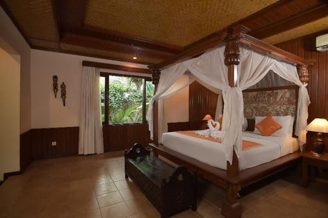 FAMILY ROOM TWO BEDROOMS