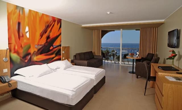 TWIN SEA VIEW