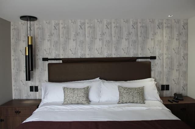 SUITE KING SIZE BED