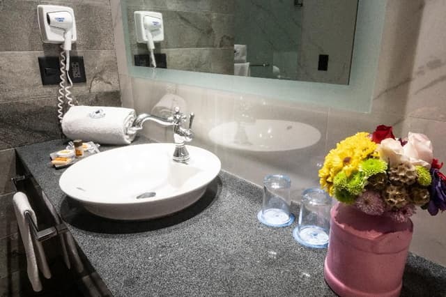 SUITE TWO BEDS
