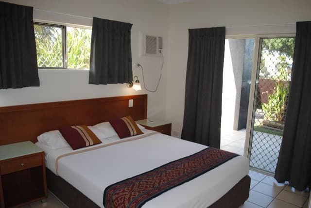 APARTMENT THREE BEDROOMS