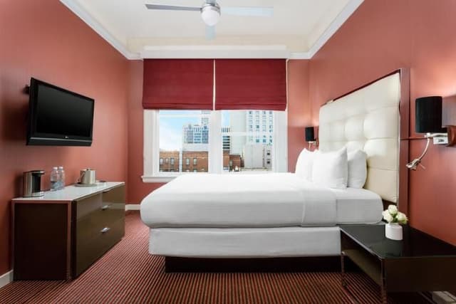 Room QUEEN SIZE BED