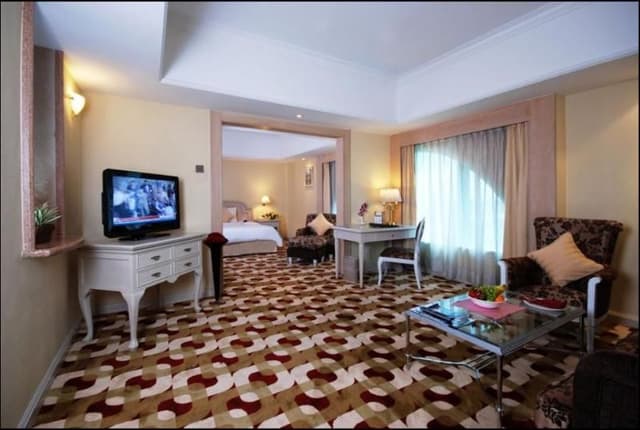 SUITE GUEST ROOM
