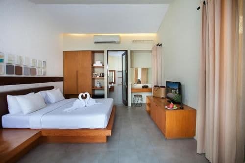 Deluxe Bungalow with Pool Access