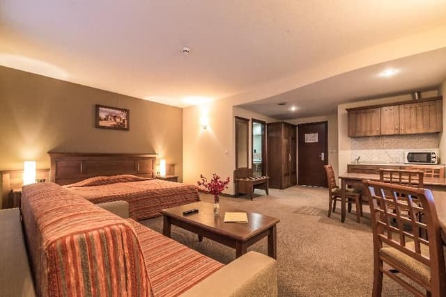 FAMILY ROOM STANDARD