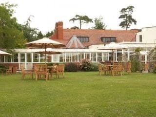 Redwood Hotel & Country Club